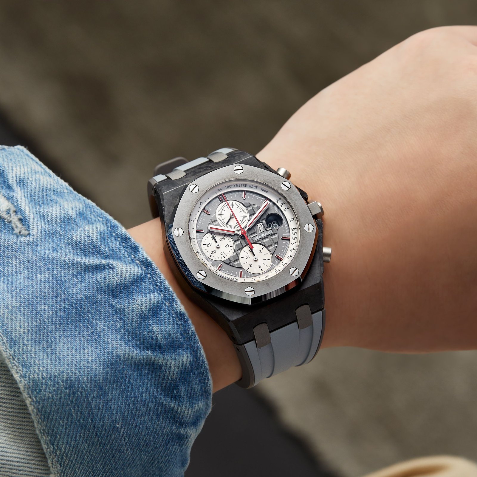 W00915_AP_0_05_9b686de624.jpg Royal Oak Offshore Chronograph "Jarno Trulli" Limited Edition - Image 1